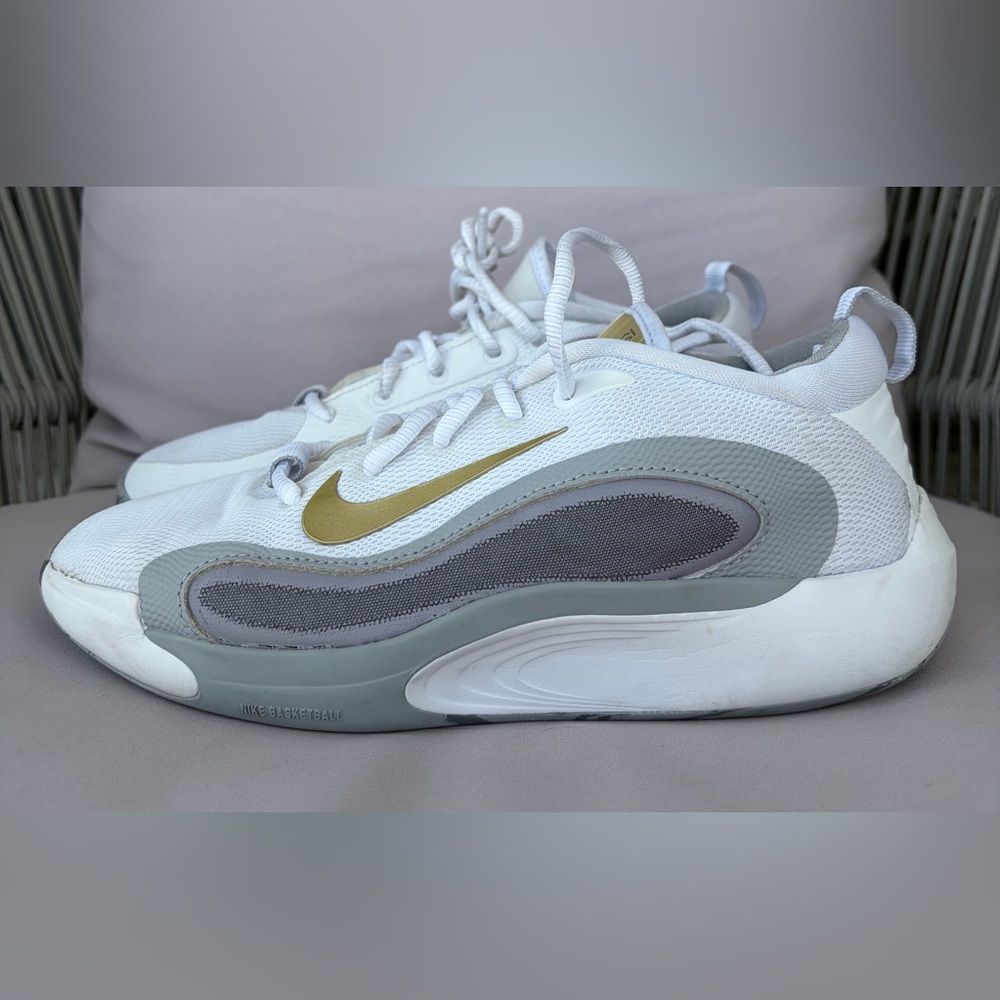 Nike ISOFLY Basketball Shoes size 5.5Y